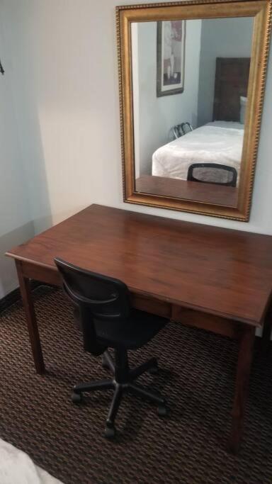 Hotel 2 Queens Beds Hotel Room 127 Stillwater Eksteriør billede
